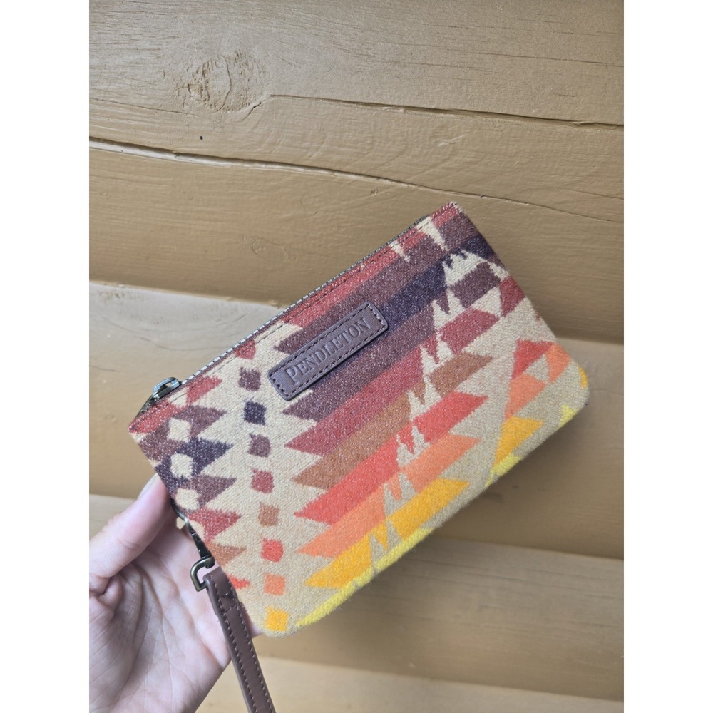 Pendleton Three Pocket Wool Leather Wristlet Southwestern Aztec Print NWOT
